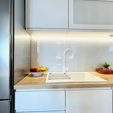 Choice With Free Private Parking Close To The Old Town Apartment