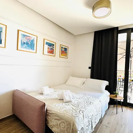 Choice With Free Private Parking Close To The Old Town