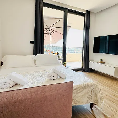 Choice With Free Private Parking Close To The Old Town *