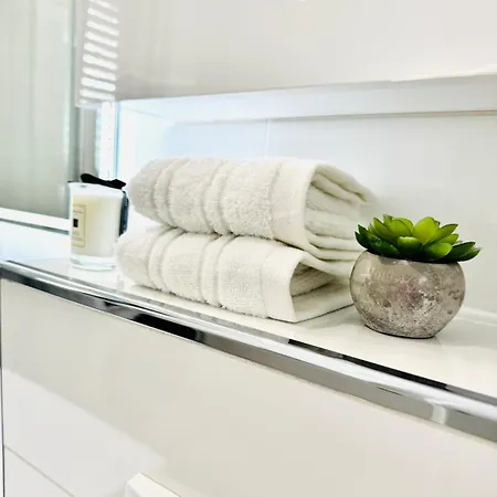 Apartment Choice With Free Private Parking Close To The Old Town *