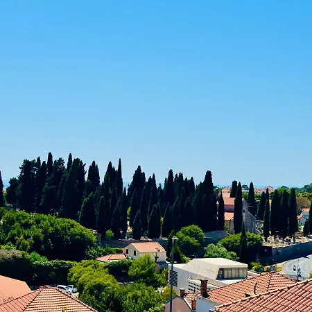 Apartment Choice With Free Private Parking Close To The Old Town *