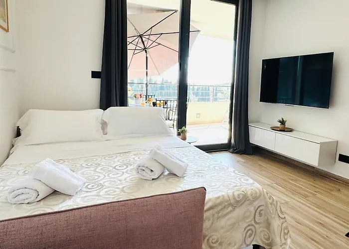 Lejlighed Choice With Free Private Parking Close To The Old Town