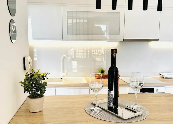 Choice With Free Private Parking Close To The Old Town *