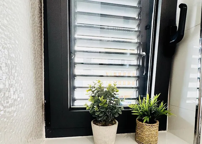 Choice With Free Private Parking Close To The Old Town