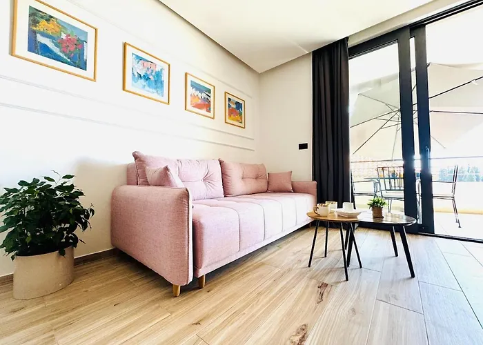 Choice With Free Private Parking Close To The Old Town Lejlighed