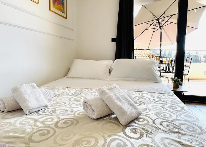 Choice With Free Private Parking Close To The Old Town Apartman