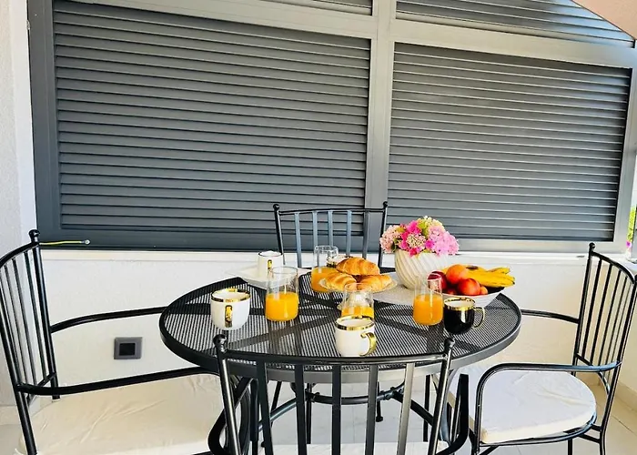 Choice With Free Private Parking Close To The Old Town Apartman *