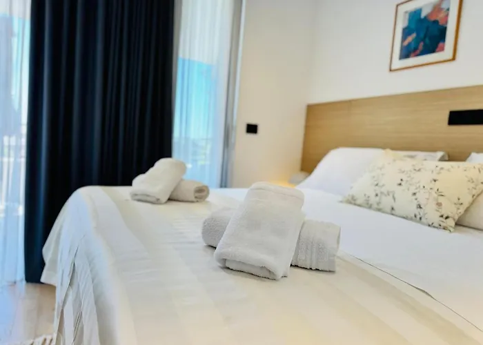 Choice With Free Private Parking Close To The Old Town Apartman *